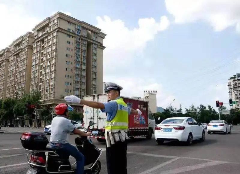 【碚警先锋—奋进新时代 榜样在身边】陈嘉峰:交通安全的"守护者"