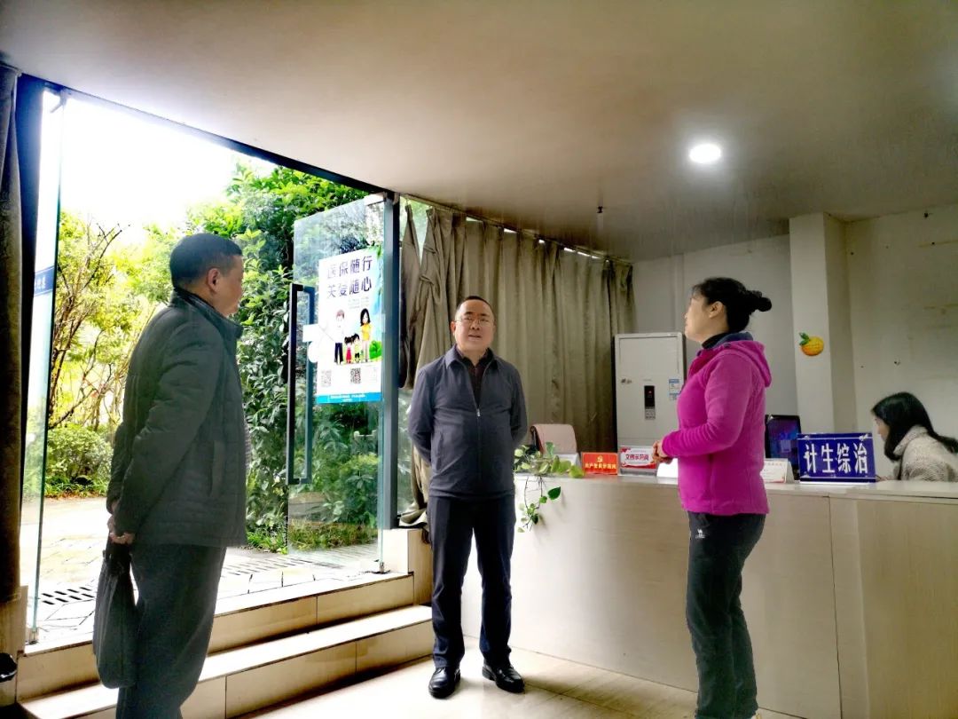 县委常委,组织部长谢云凯前往鱼复街道调研时强调:准