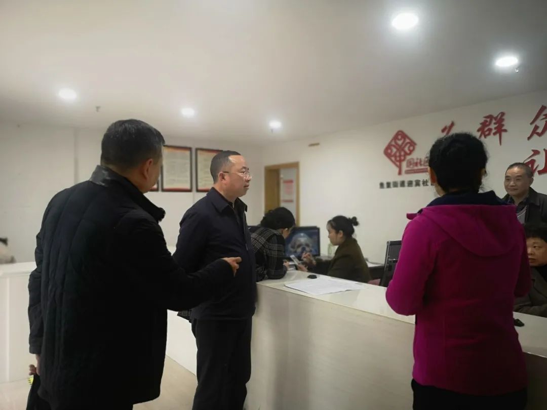 县委常委,组织部长谢云凯前往鱼复街道调研时强调:准