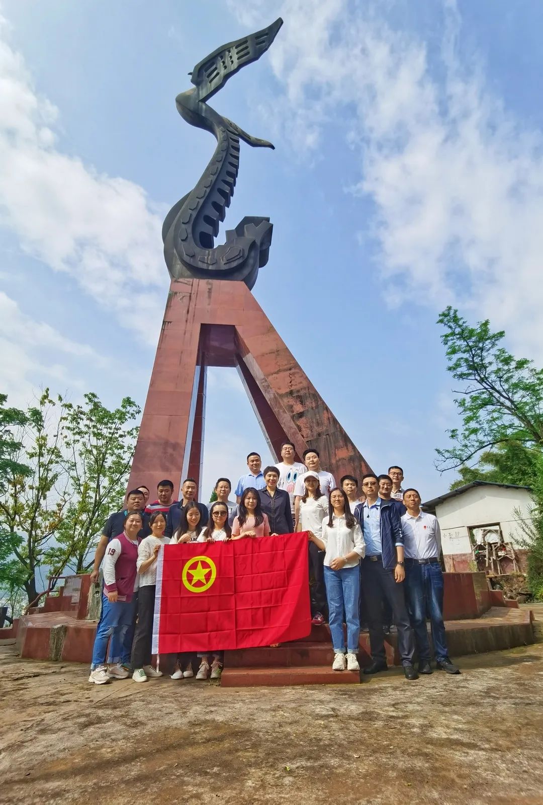 五月热浪来袭第二波：“青春心向党·奋进永攀登”五四青年节主题团日活动【金沙官方登录入口】(图3)