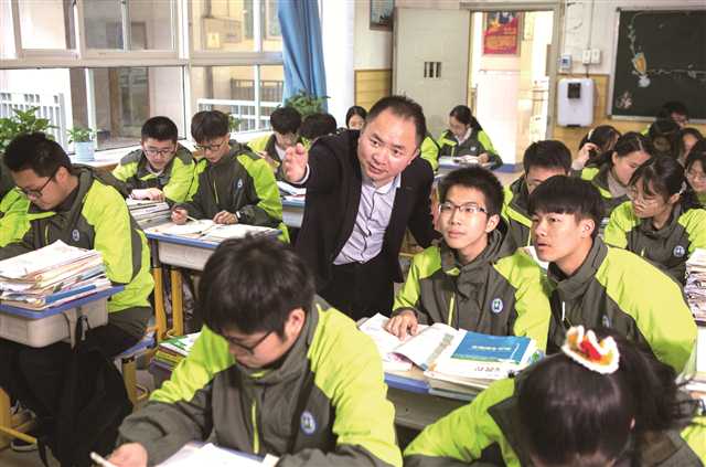 重庆市两江中学校西政附中成立10周年