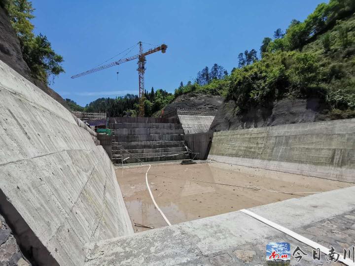 沿塘水库大坝浇筑至度汛高程