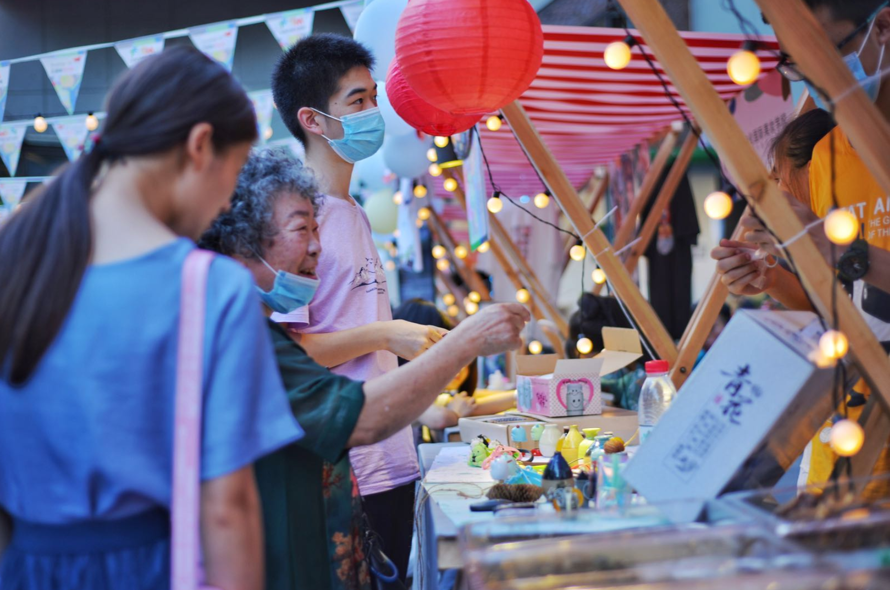 打卡成都夏夜天府文创大集市开街啦