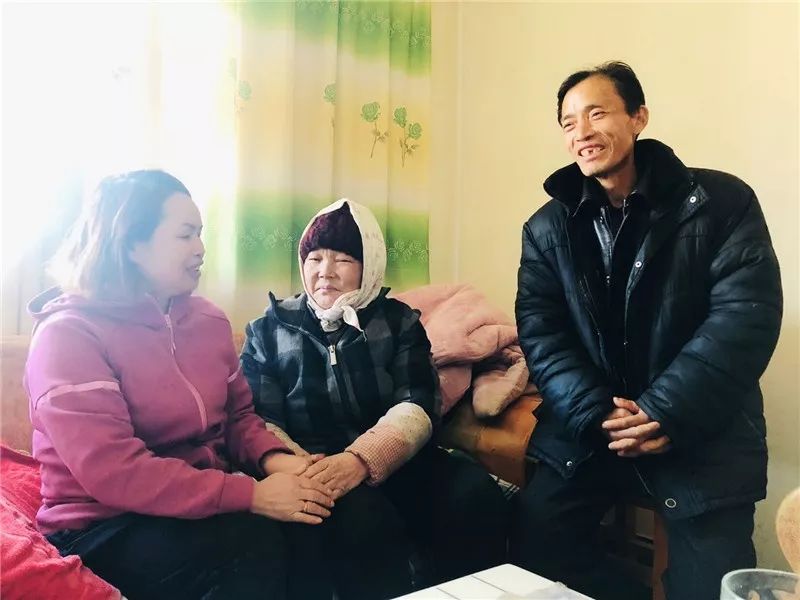 榜样全国民族团结之花潼南人尤良英的一天