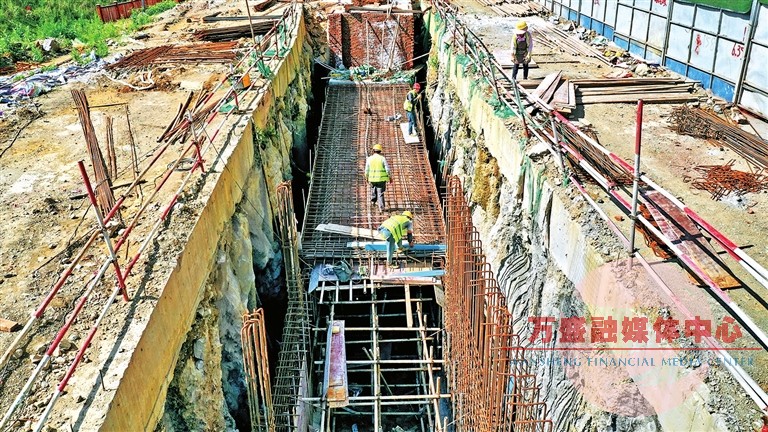 h2路和z3路管廊转换舱施工现场.