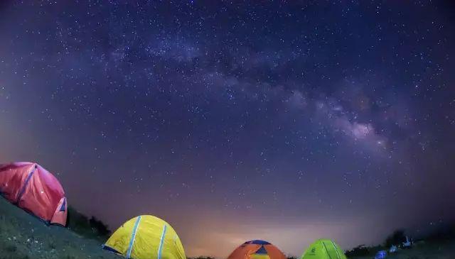 重庆的夏天这儿最童话!白天有风车陪伴,夜晚星空璀璨