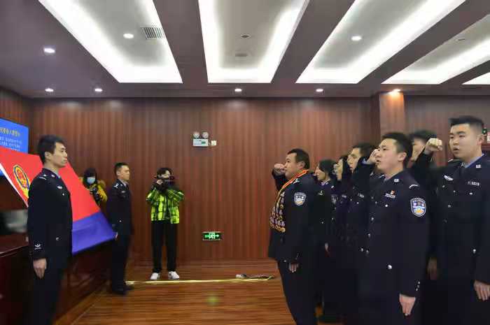 警心闪耀 薪火相传 —— 武隆公安举办民警荣休暨新警