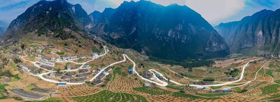 近日来,重庆市巫山县竹贤乡下庄村成为了热门旅游热点