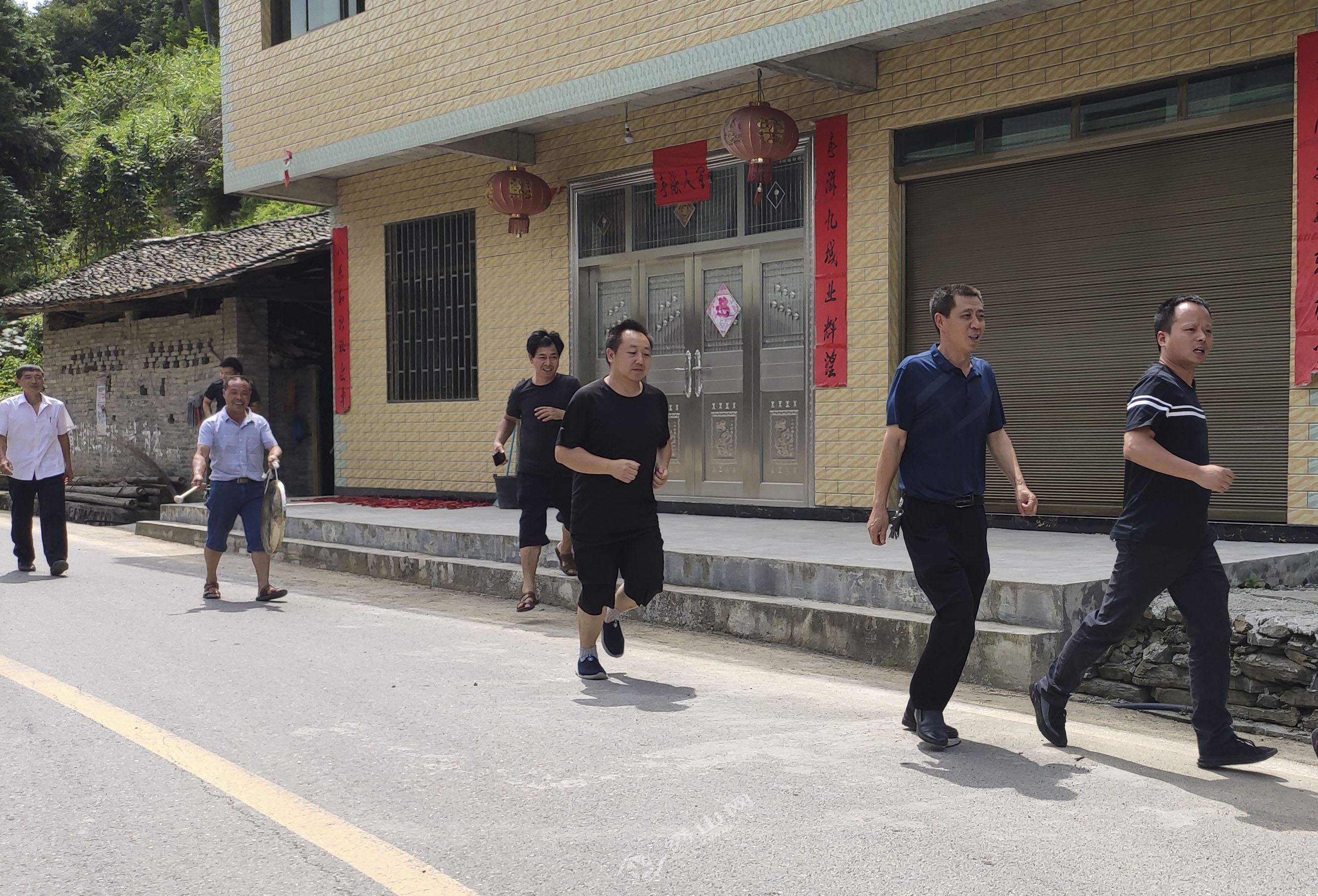 清溪场镇开展防洪应急演练