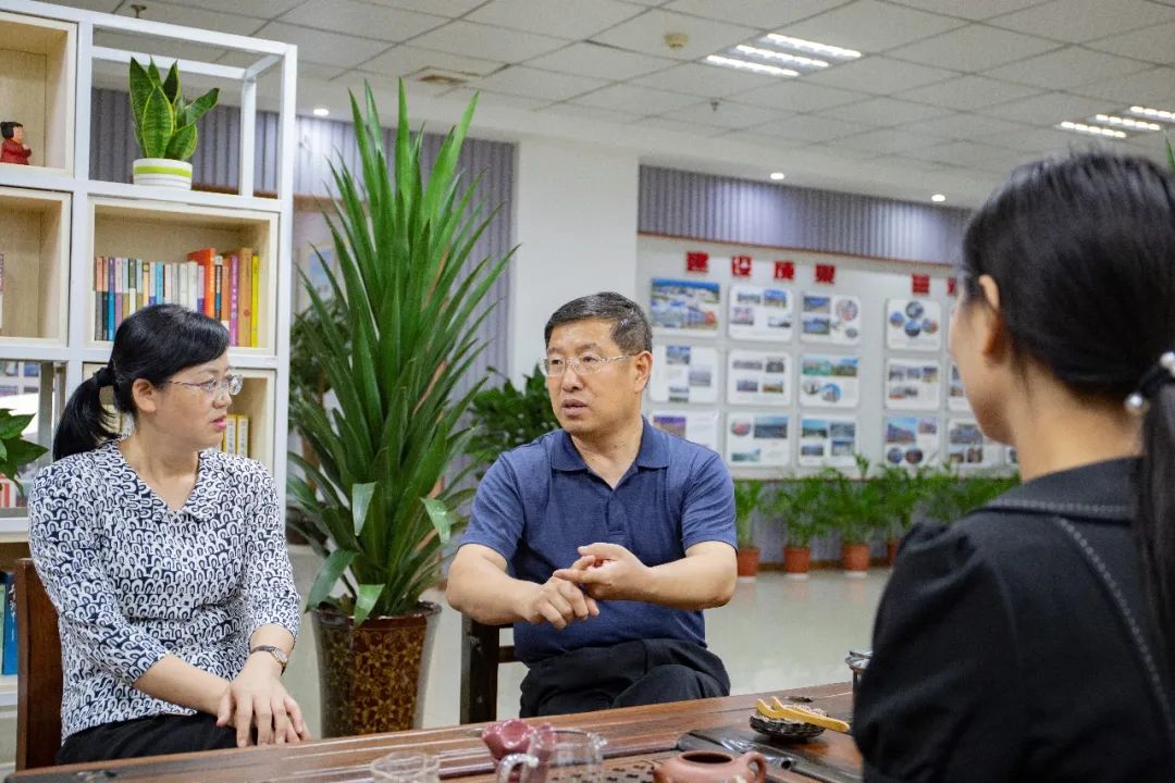 重庆海关总署副关长王忠文一行来物流园区调研保税仓库建设情况