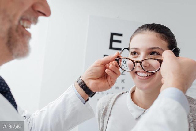 假性近视的人如何恢复正常视力注意眼部卫生和用眼习惯