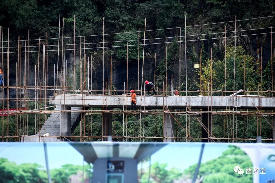 记者在正在建设中的小坝新城看到,酉阳新城医院,桃源61新宸一期,酉