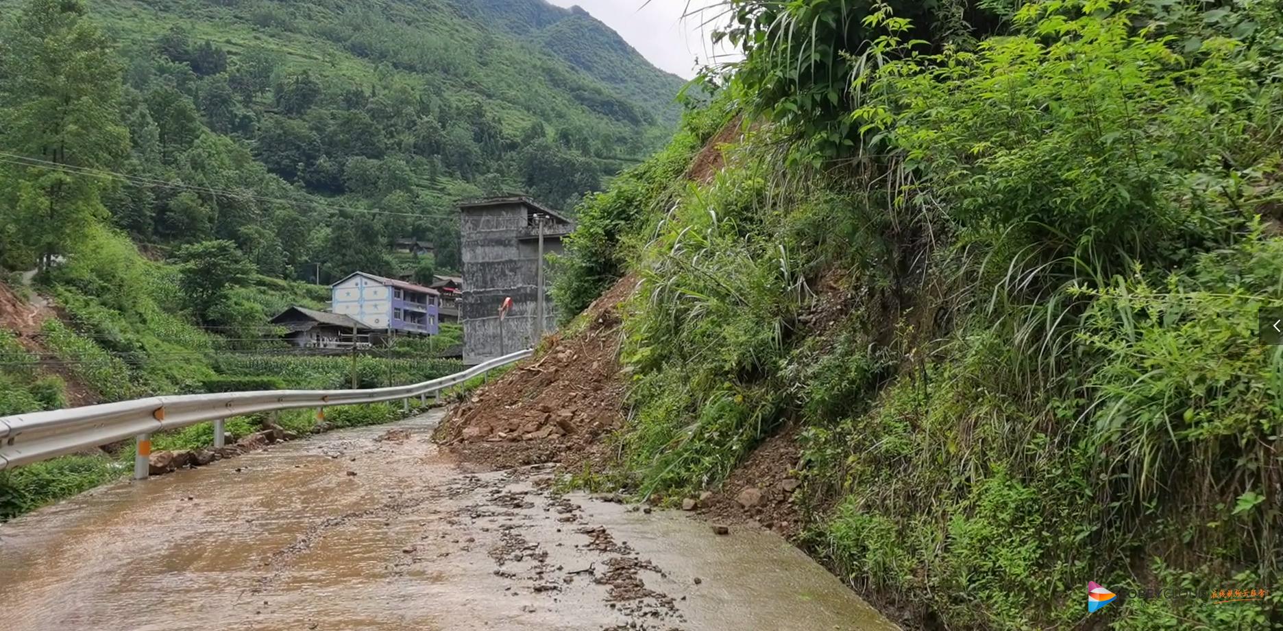 连日来,酉阳县普降中到大雨,李溪镇长沙村降雨量较大,导致多处道路