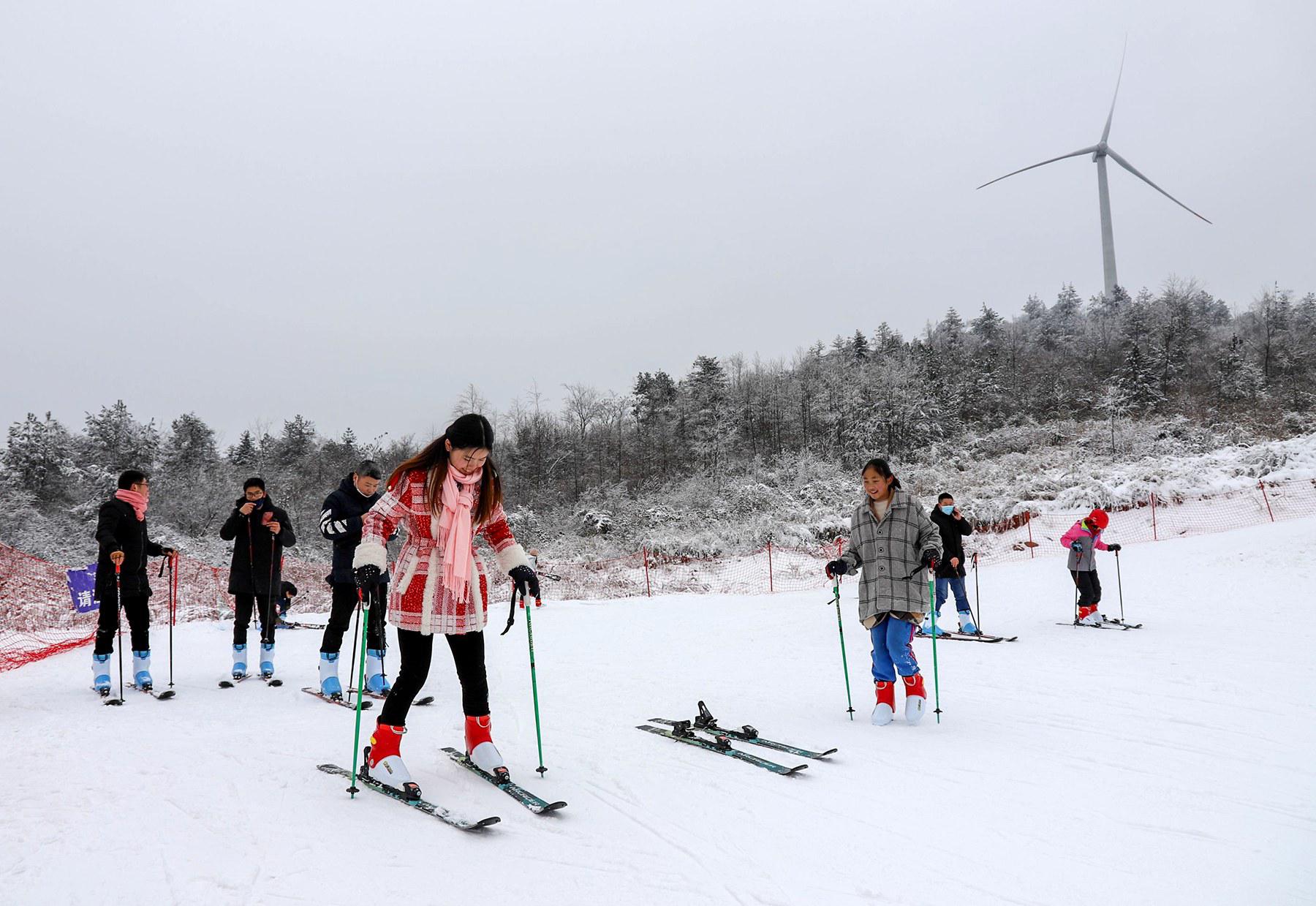 龙缸滑雪场迎来最佳滑雪期