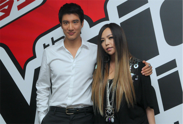王力宏(左)曾是张惠妹的助阵导师