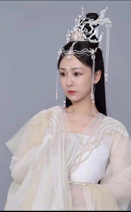 杨紫确定出演《沉香如屑》为啥都要发声明?