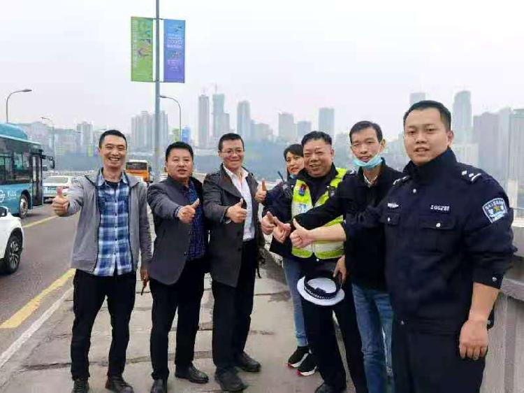 熊俊伟说到"当时大桥堵车较严重