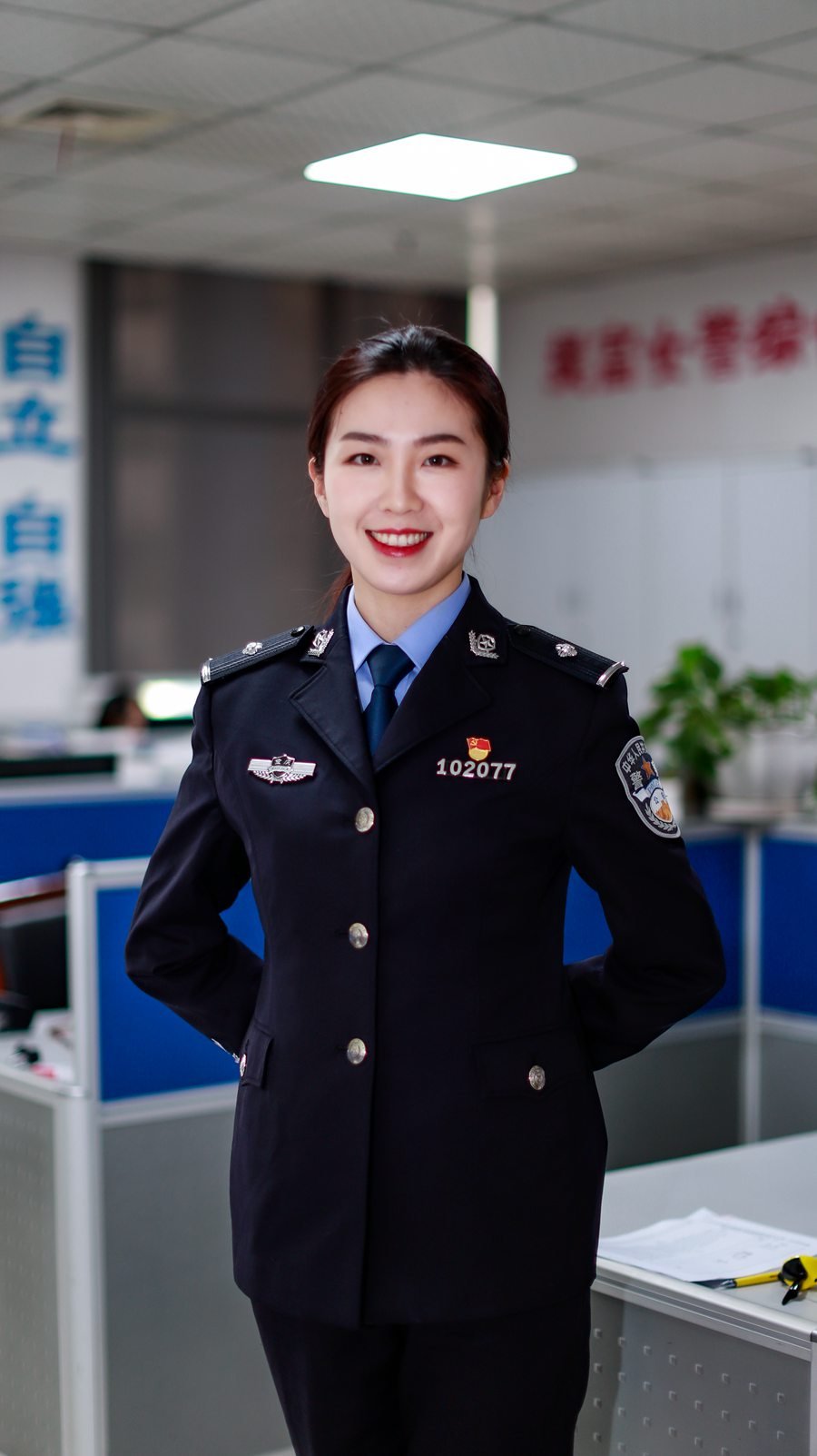 巾帼心向党建功新时代致敬三八妇女节重庆最美女警来了