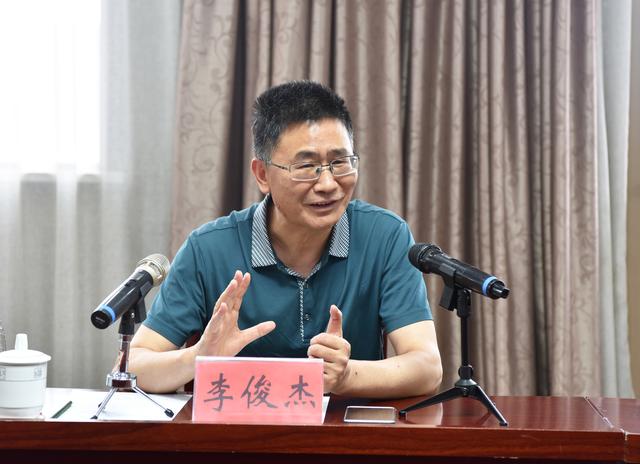 北京大学教授李俊杰一行调研遂平广华集团嵖岈山万亩蛋白桑田基地