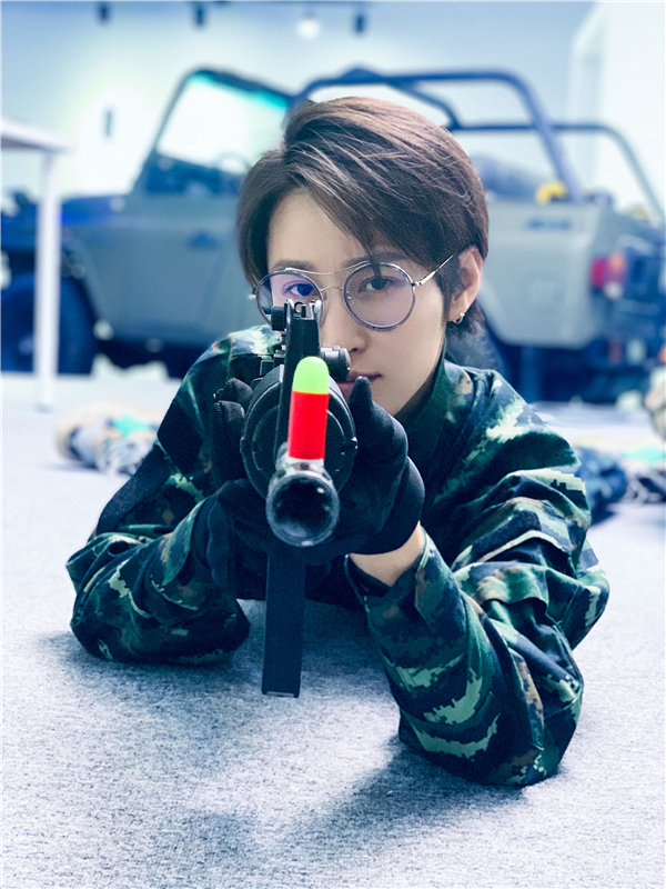 蒋璐霞解锁特战荣耀训练图爱心狙击实力宠粉