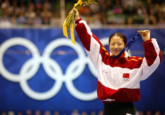 在2002年盐湖城冬奥会短道速滑女子500米决赛中,杨扬实现了中国冬奥会