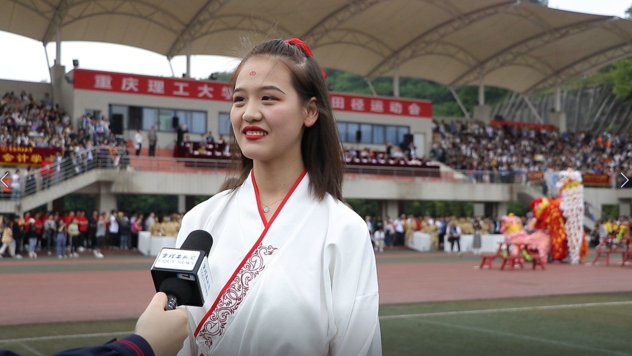 重庆知识产权学院夏琪正在接受采访