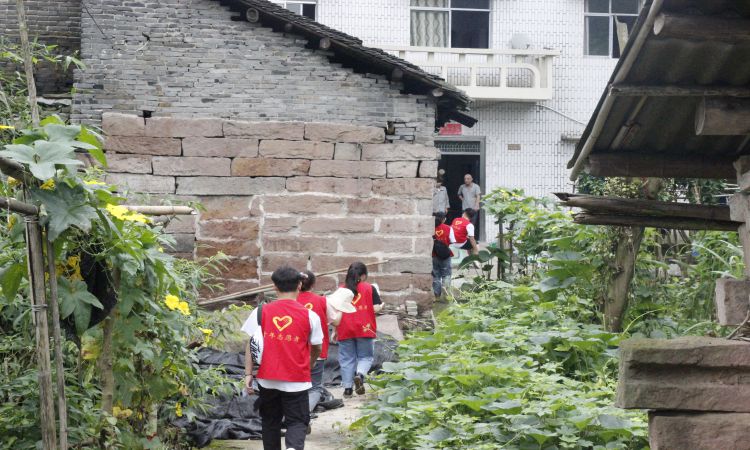 重庆移通学院:田埂风貌,村民素养,干部实干,助思居村发展迈向新征程