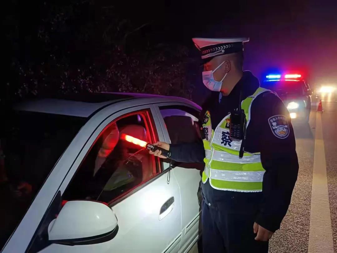 春节期间重庆交巡警将严查各类交通违法行为