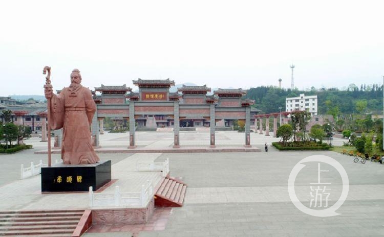 图片 > 正文颛顼广场.