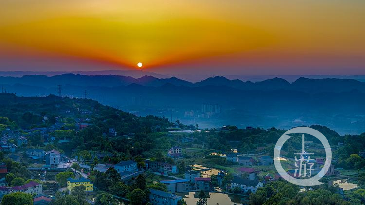 《云篆山日出》 冯亚宏 摄于巴南区云篆山风景区