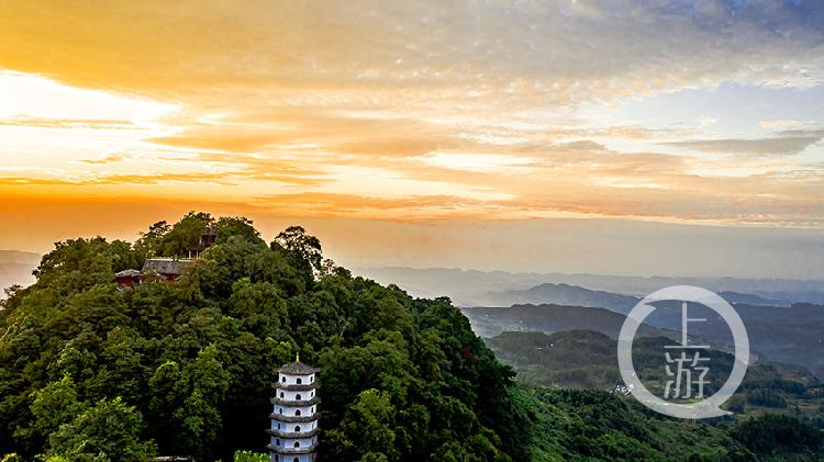 《夕照圣灯山》组照三 周凯文 摄于巴南区圣灯山镇