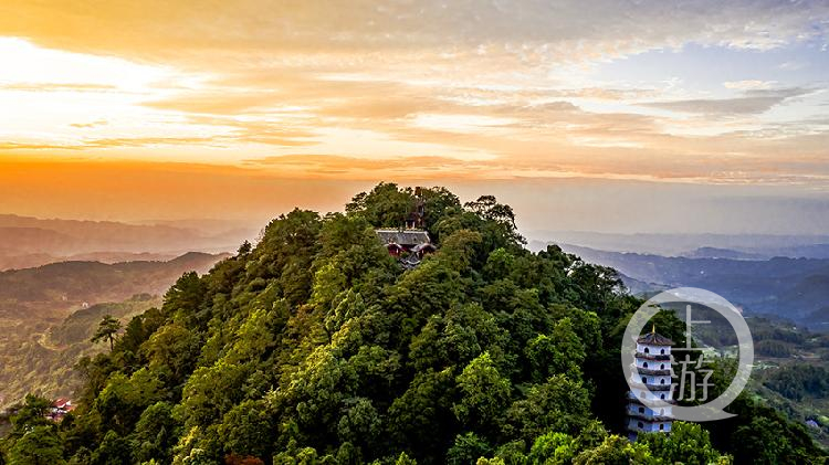 《夕照圣灯山》组照二 周凯文 摄于巴南区圣灯山镇