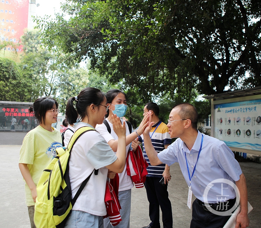 全国普通高校招生统一考试永川中学,北山中学和萱花中学等3个考点考试