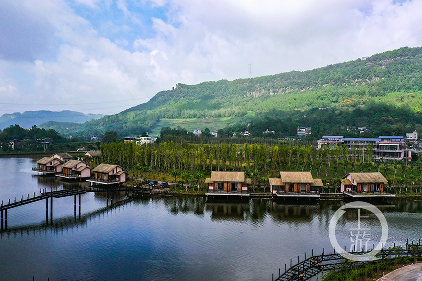 三峡漫城一方青山碧水休闲胜地