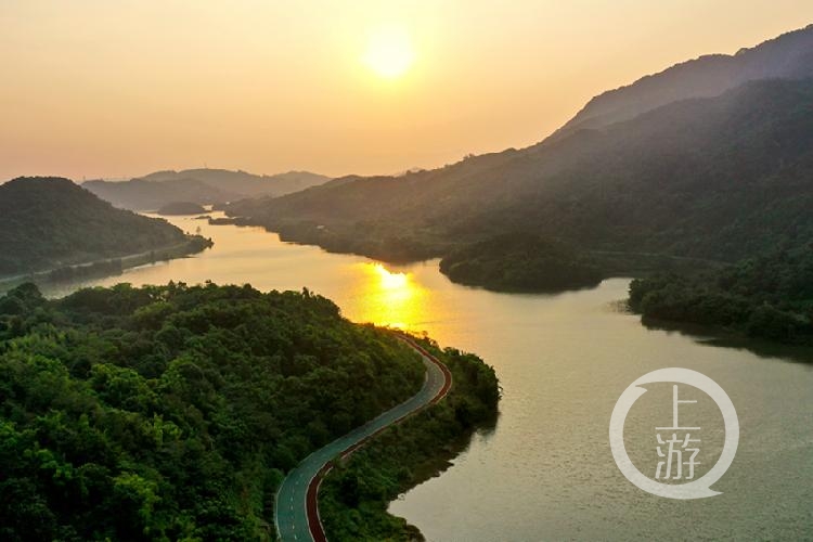 《美丽的玄天湖》组照三 夏首安 摄于铜梁玄天湖