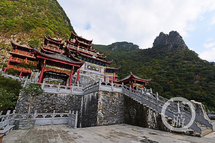 《神女庙》 徐国华 摄于巫山神女峰