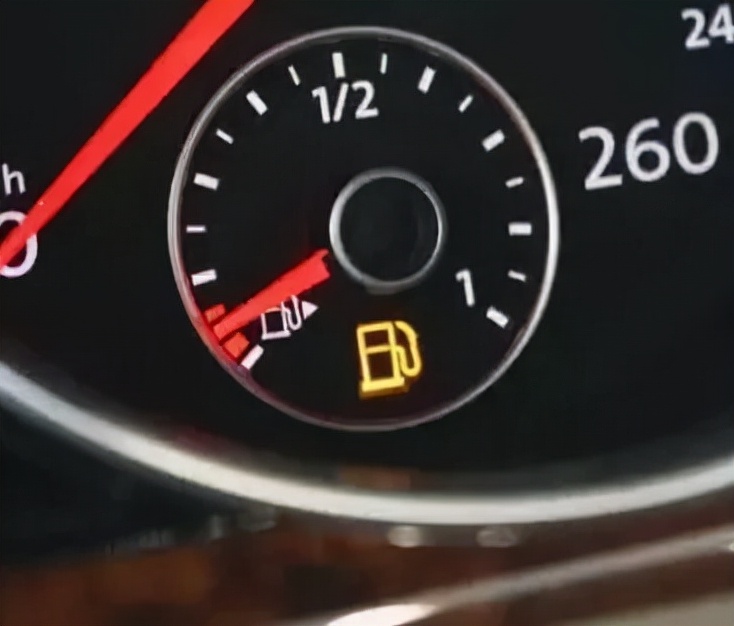 油泵故障的标志显示灯图片