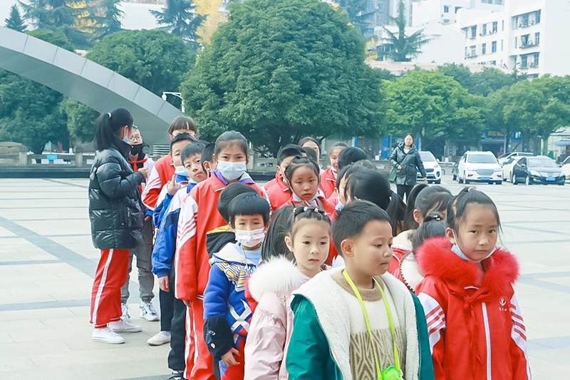 走出大山看世界：绵阳科技馆见识科技的力量