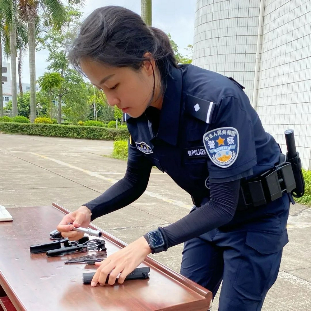 早安有一个当警察的姐姐超酷