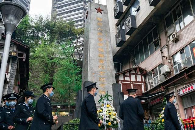 重庆张国富纪念碑图片