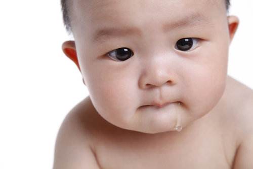 宝宝口水流不停 该如何应对？