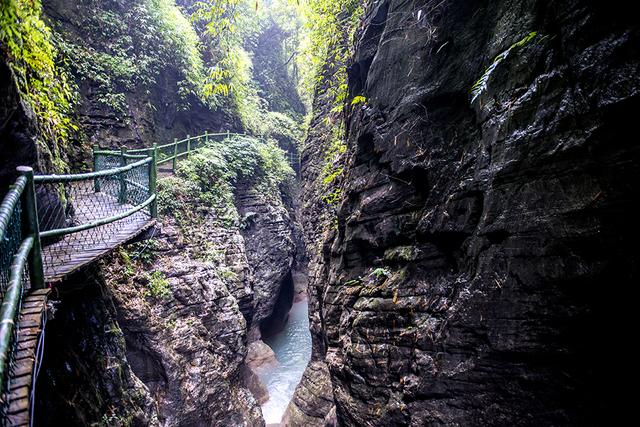 北碚區金刀峽風景區正式被國家旅遊局批准為國家aaaa(4a)級風景名勝區