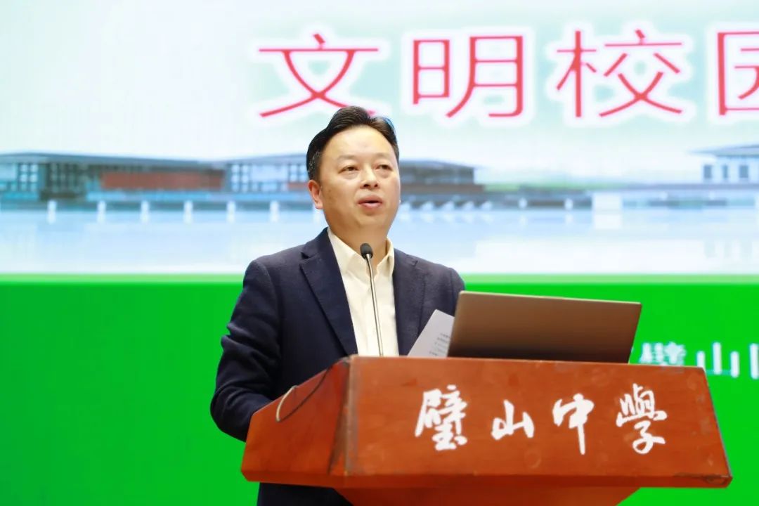 张忠强调,学校要认真学习消化专家指导精神,持续推进创建工作,6月底