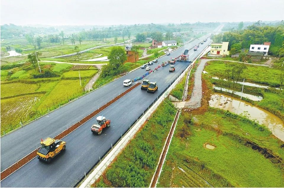 重庆首个全国绿色公路建设潼大荣高速公路潼大荣高速要通车了大足这条