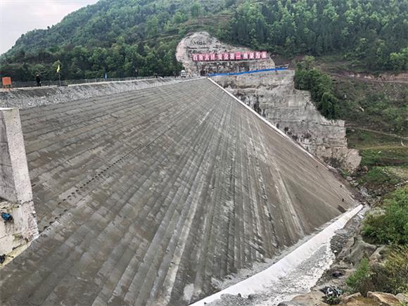 丰都龙兴坝水库溢洪道等工程有序推进预计11月蓄水