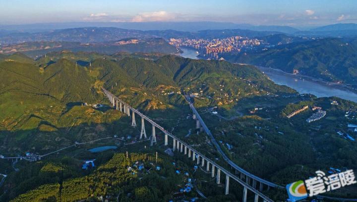 渝利铁路涪陵蔡家沟(斜阳溪)特大桥 南涪高速(李渡)互通匝道,四通八达