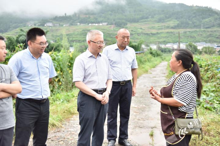 冉華章到中和臨江竹溪等地調研指導防汛救災工作