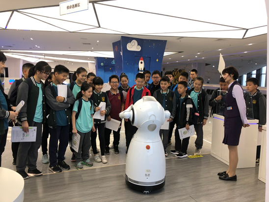 巴蜀常春藤学校研学一日游探秘两江机器人展示中心