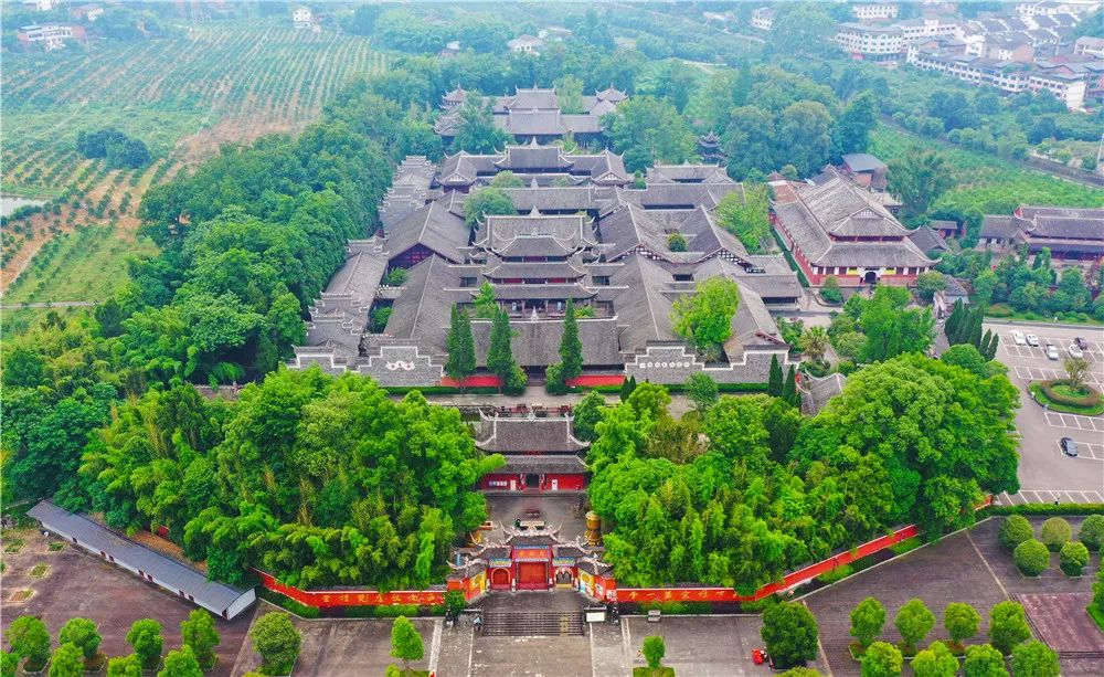 你到海城站前如打車去,你就說去苦修那個大悲寺,海城市毛祁鎮曹家堡子