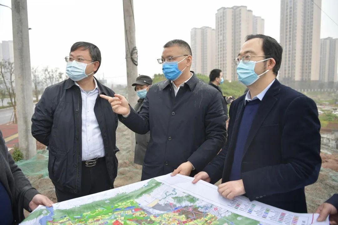 颜伟调研重庆朝天门国际商贸城时强调抢抓成渝地区双城经济圈建设机遇